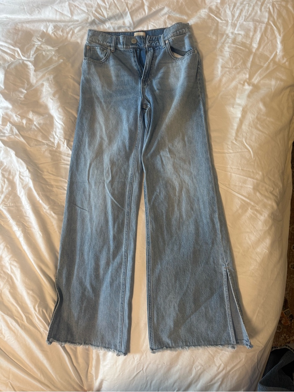 Alice + Olivia Light Wash High-Rise Wide Leg Jeans - Picture 11 of 13